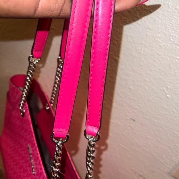 Michael Kors Vibrant Pink Shoulder Bag - Picture 4 of 6